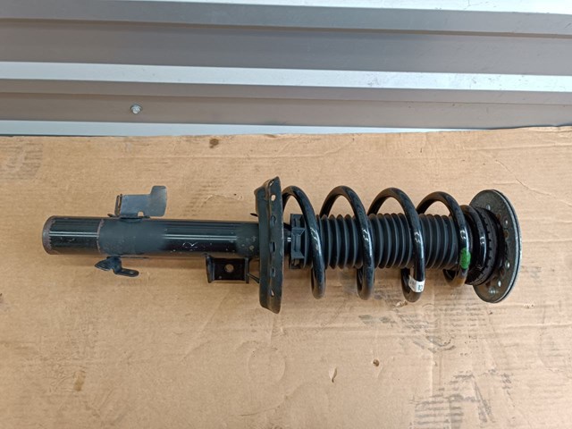 Стойка передняя левая LR024435 LAND ROVER
