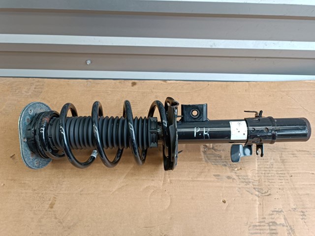 Передний правый амортизатор LR024442 LAND ROVER