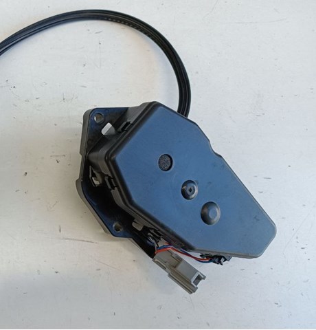 Актуатор замка задней двери LR025550 LAND ROVER
