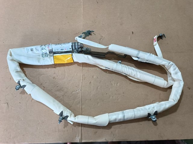 LR026028 LAND ROVER Шторка боковая, правая купить в Каменское