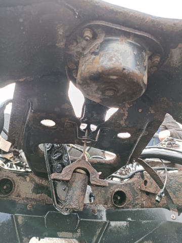 Лебедка запаски LR031746 LAND ROVER