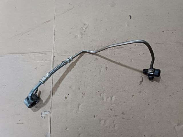 Подача масляная труба LR031769 LAND ROVER