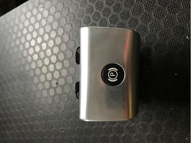 Выключатель контроля положения ручного тормоза LR032064 LAND ROVER