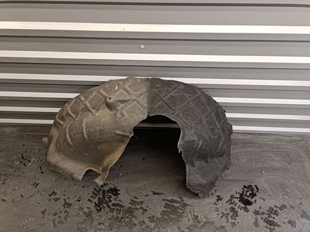 Подкрылок задний правый LR043957 LAND ROVER