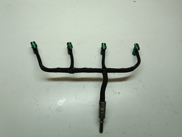 Обратная топливная трубка от форсунок LR051528 LAND ROVER