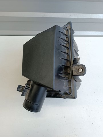Автомобильный фильтр воздуха LR053013 LAND ROVER