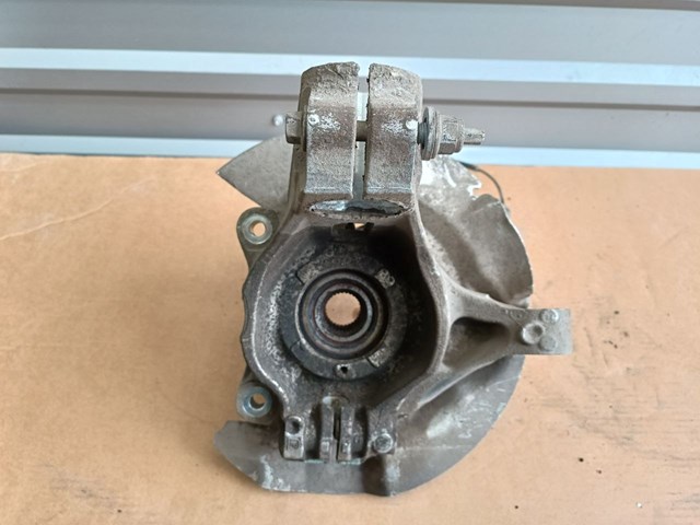 Цапфа поворотная правая LR060195 LAND ROVER