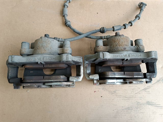Супорт тормзной LR061370 LAND ROVER
