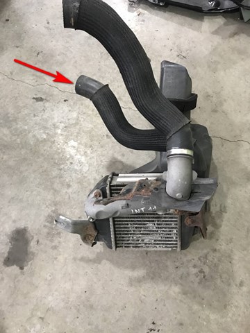 Шланг/патрубок интеркуллера R2AJ13223A MAZDA
