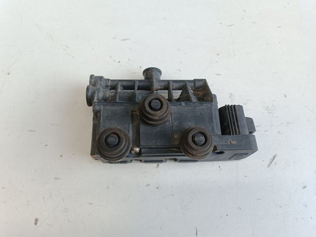 Блок клапанов регулируемой подвески, задний RVH000055 LAND ROVER