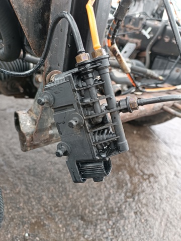 Блок клапанов регулируемой подвески, передний RVH000095 LAND ROVER