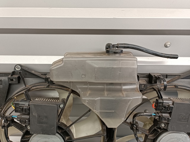 Расширительный бачок охлаждения SH0115351 MAZDA