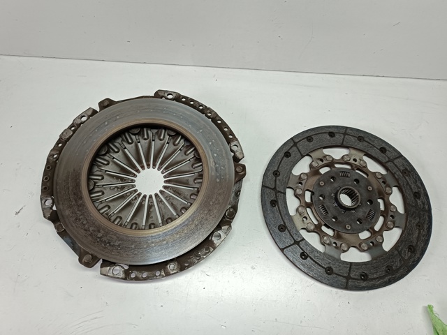 Комплект сцепления (3 части) Y60116490B MAZDA