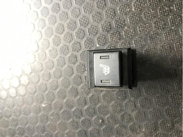 Кнопка включения обогрева сидения YUF500120PVJ LAND ROVER