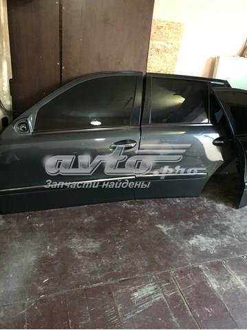 Дверь передняя, левая 2117201305 MERCEDES