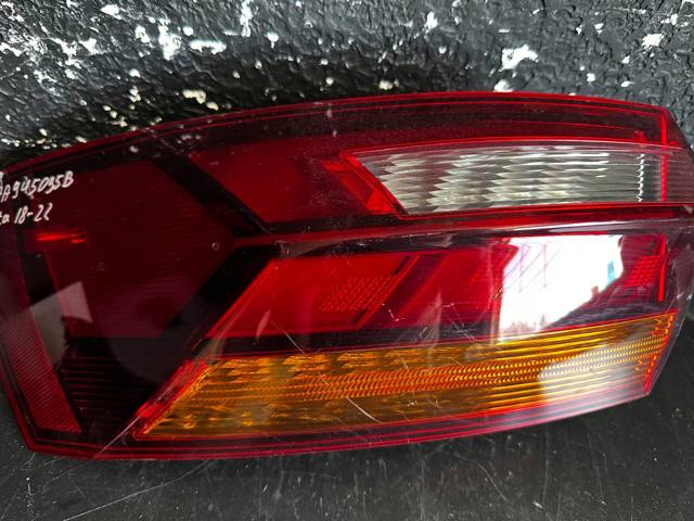 VAG 17A945095B Фонарь задний левый внешний в наличии Харьков