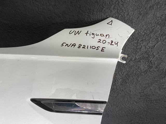 VAG 5NA821105E Крыло переднее левое в наличии Киев