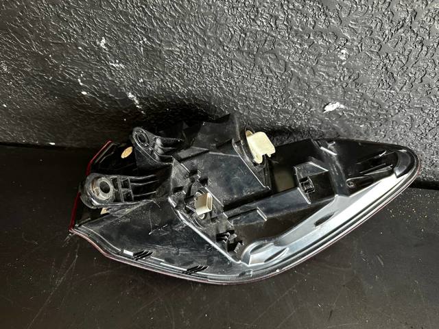 63217420737 BMW Фонарь задний левый внешний купить в Ужгород