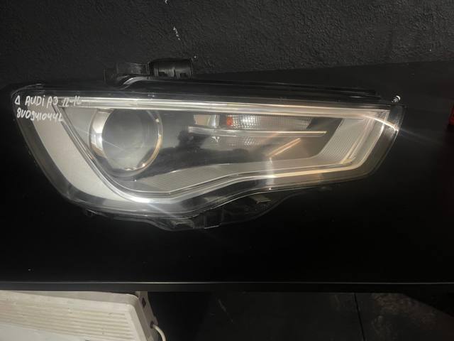 Основная фара - вставка 8V0941044B VAG