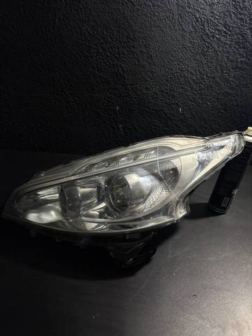 Фара левая передняя 9802221480 PEUGEOT