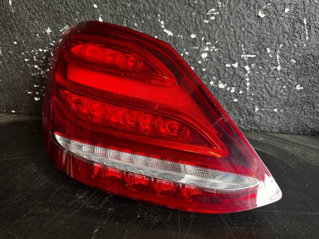 Фонарь задний левый A2059060357 MERCEDES