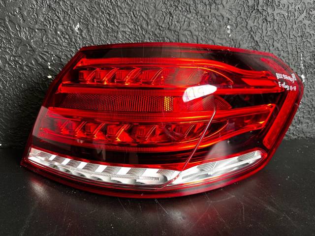 Фара задняя правая внешняя A2129060803 MERCEDES