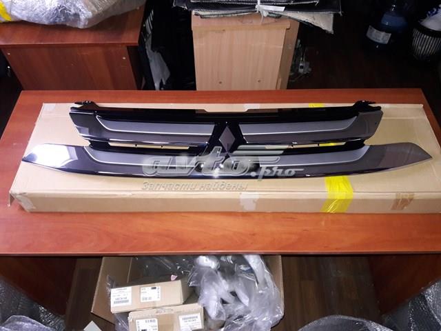 MITSUBISHI 7450A967 Решетка радиатора в наличии Николаев