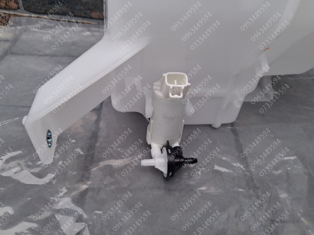 SUBARU 86631AN00A Бачок омывателя в наличии Винница