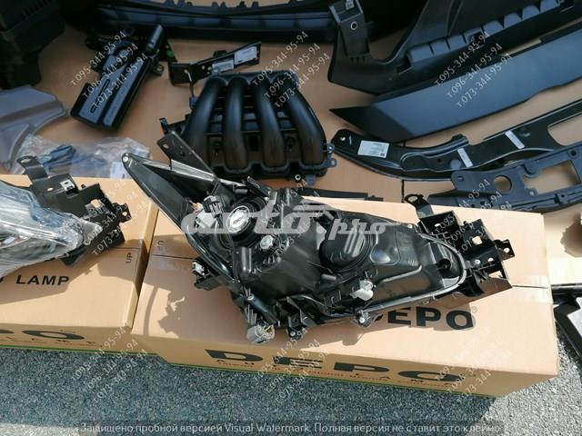 MAZDA BHN150101 Заглушка бампера буксировочного крюка передняя правая в наличии Киев