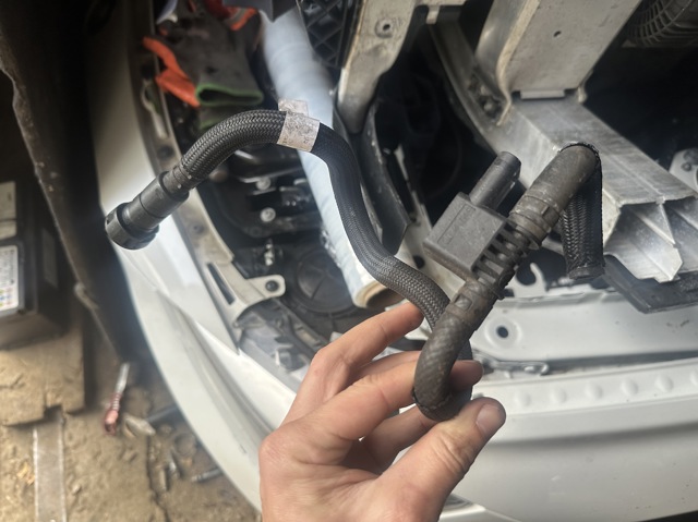 13538594893 BMW Топливная трубка купить в Тернополь