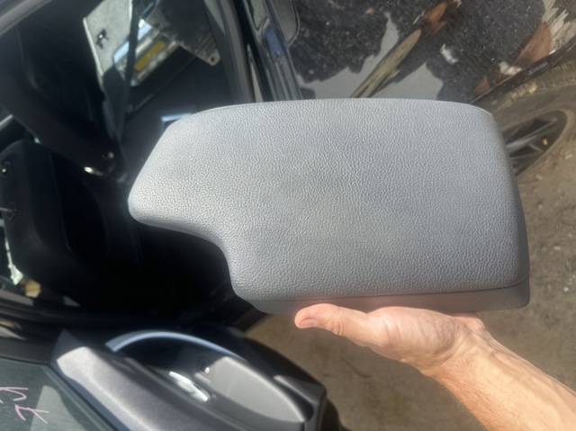 51169285129 BMW Крышка подлокотника купить в Винница