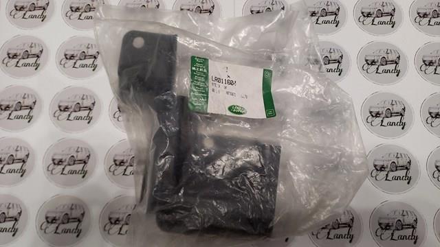 Левый кронштейн заднего бампера LR011604 LAND ROVER