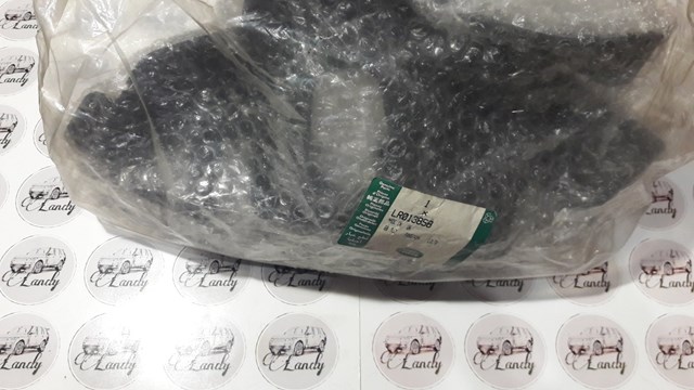 Правый кронштейн крепления бампера заднего LR013858 LAND ROVER