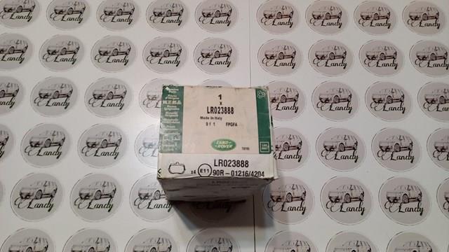 Задние дисковые колодки LR023888 LAND ROVER
