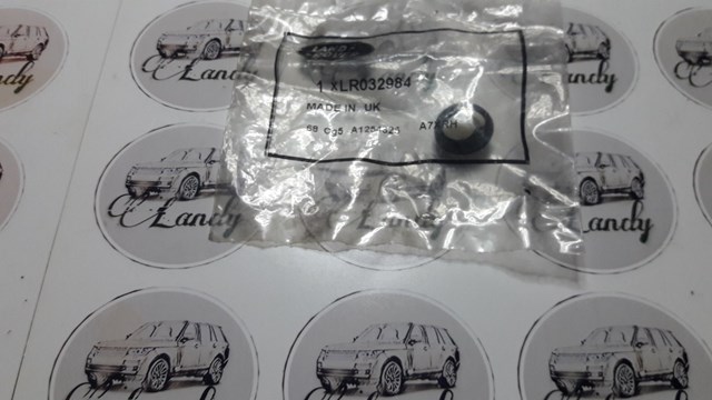 Клипса (пистон) крепления молдинга двери LR032984 LAND ROVER