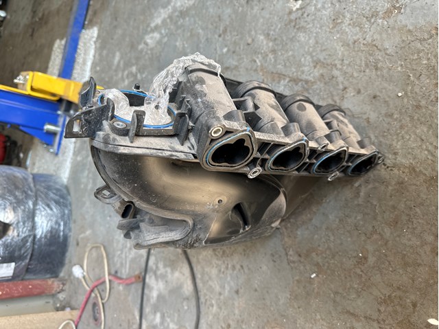 Впускной коллектор 05281833AA CHRYSLER