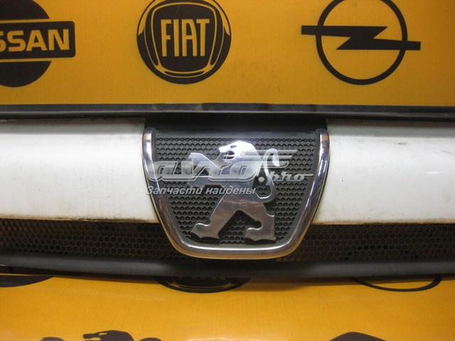 1304703070 PEUGEOT Решетка радиатора купить в Одесса
