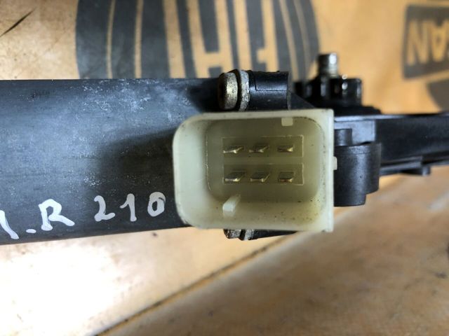 MERCEDES 130821709 Мотор стеклоподъемника двери передней правой в наличии Каменское