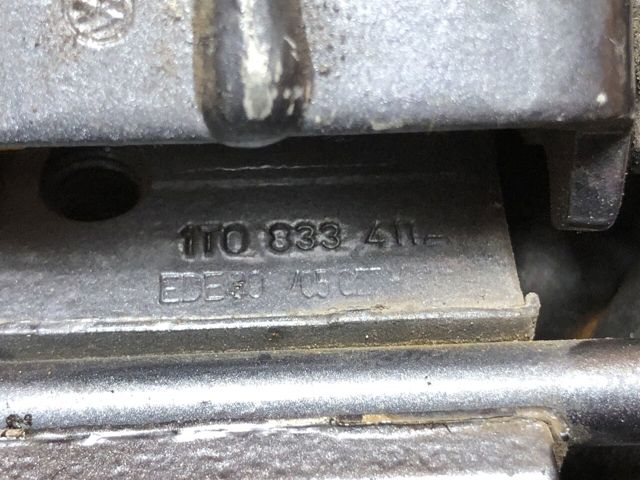 1T0833411A Петля двери задней левой купить Одесса