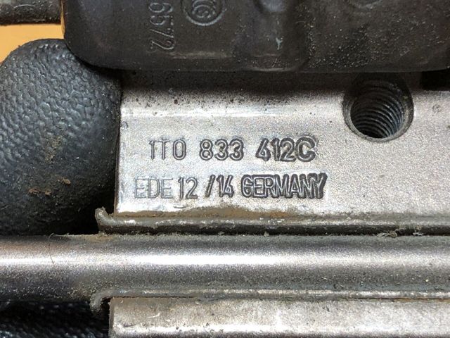 1T0833412C VAG Петля двери задней правой купить в Ужгород
