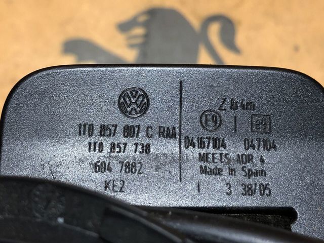 1T0857807C VAG Ремень безопасности задний центральный купить в Чернигов
