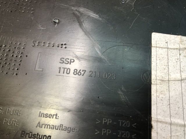 1T0867211 VAG Обшивка (облицовка) внутренняя двери задней правой купить в Тернополь