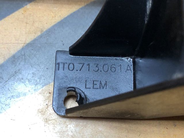 VAG 1T1713025AK Кулиса переключения передач в наличии Чернигов