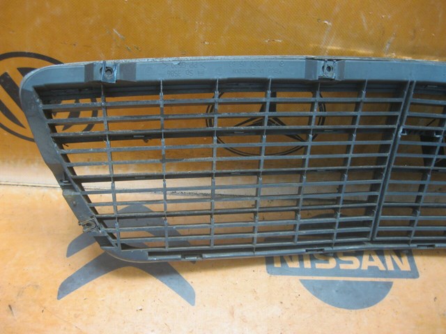 MERCEDES 2108800583 Решетка радиатора в наличии Черкассы