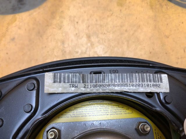 Подушка AIRBAG водительская 2118600202 MERCEDES