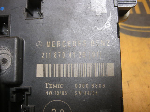 MERCEDES 2118704126 Блок комфорта задней двери в наличии Чернигов