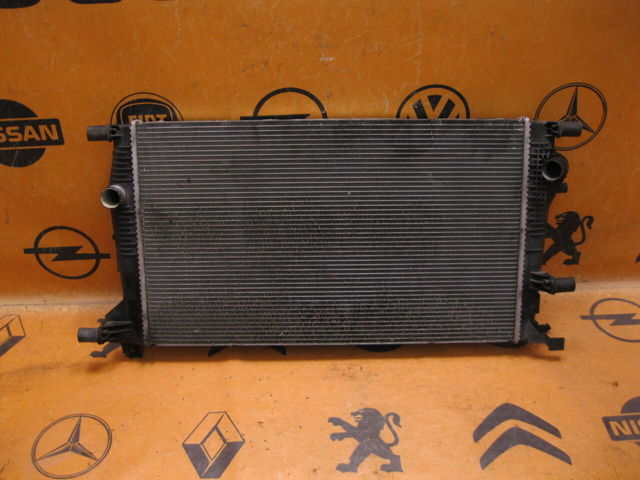 Радиатор водяной 214100016R RENAULT