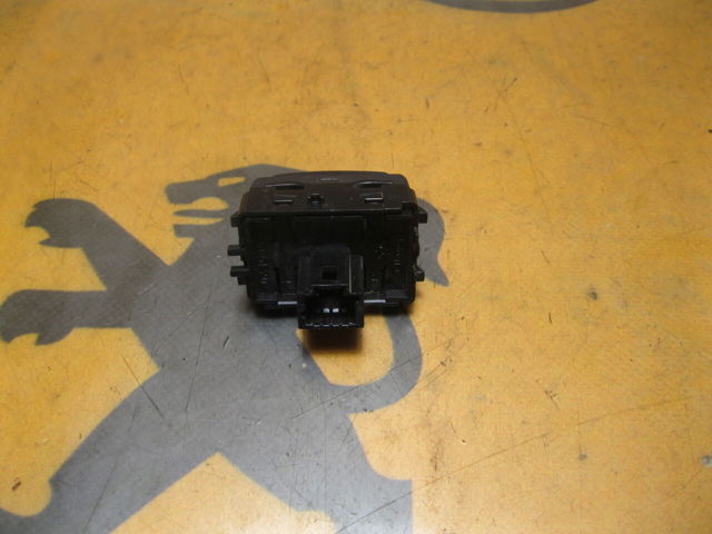 251450002R RENAULT купить в Ужгород