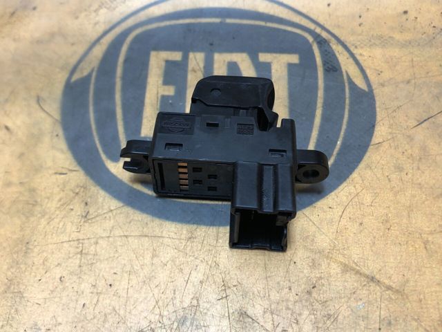 25411EA003 NISSAN Кнопка подъемника заднего стекла купить в Харьков