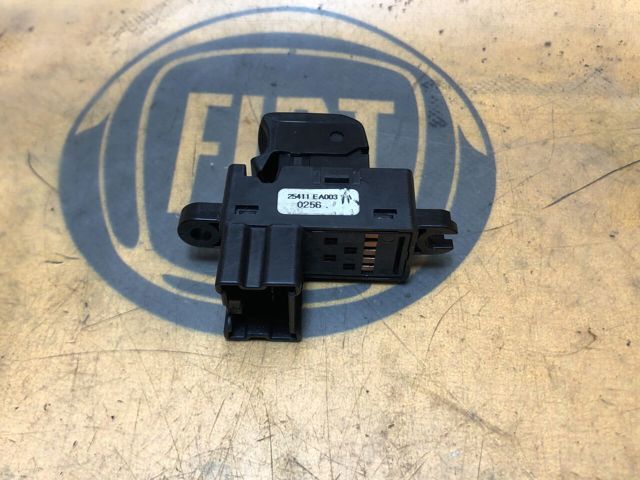NISSAN 25411EA003 Кнопка подъемника заднего стекла в наличии Николаев